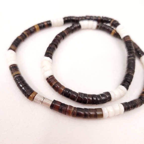 Brown & White PUKA Shell Necklace & Bracelet - Picture 6 of 7